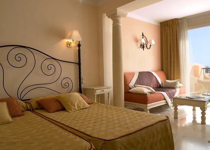 فندق Guadalmina 4*
